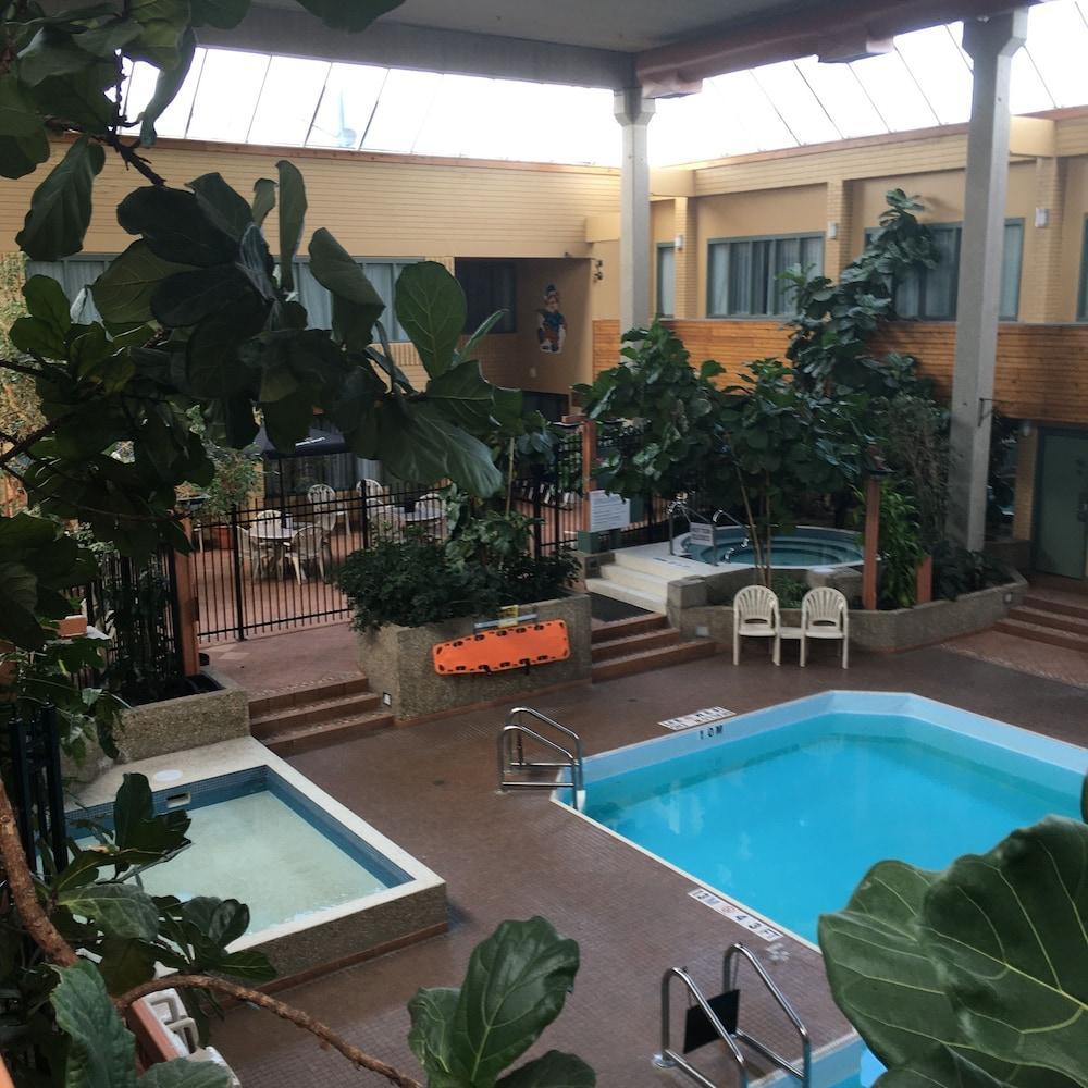 Travelodge By Wyndham East Hotel Winnipeg