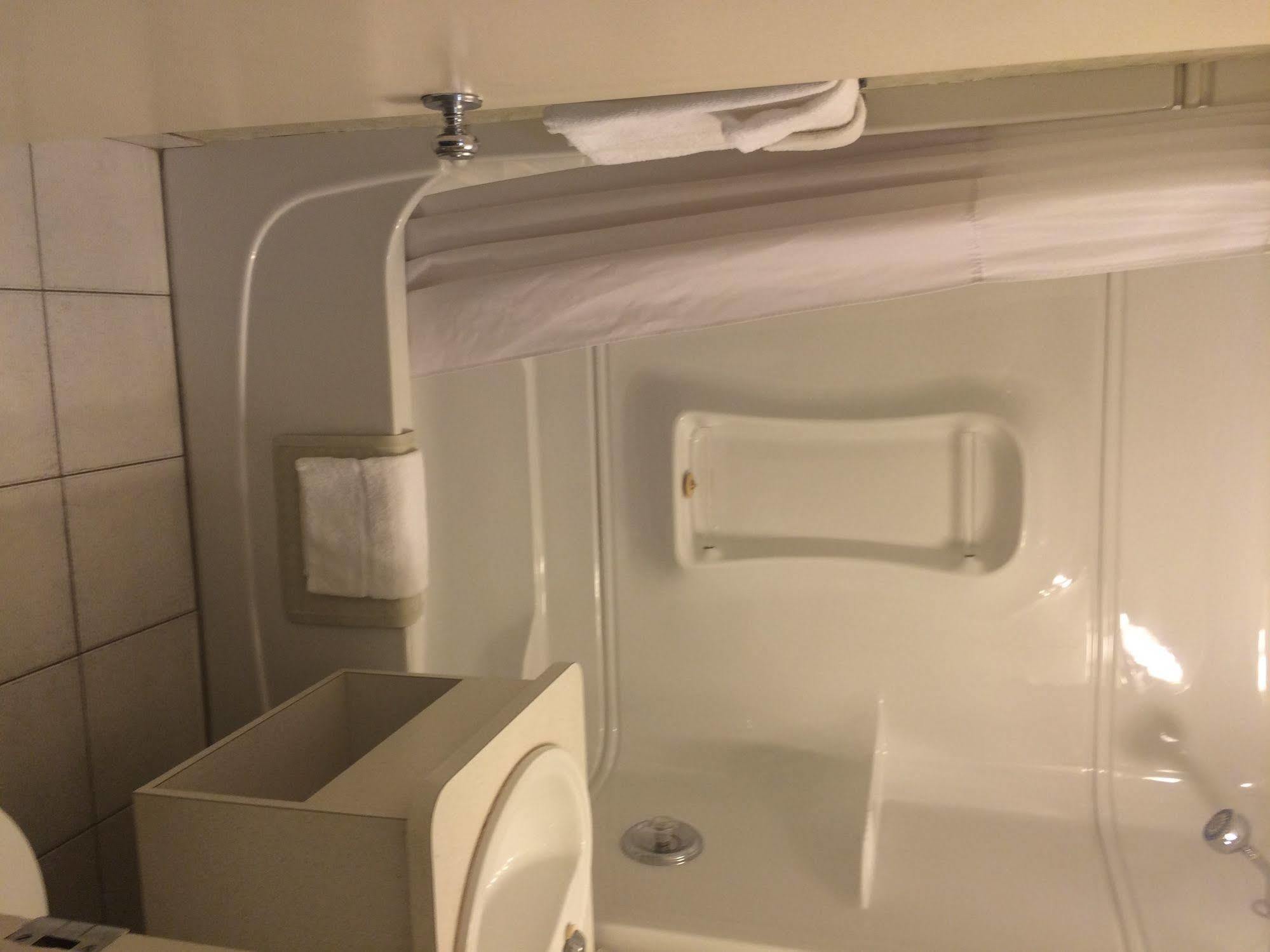 Hotel Travelodge By Wyndham East Winnipeg
