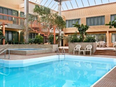 Travelodge By Wyndham East Hotel